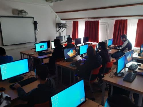 Új számítógépek a Návayban