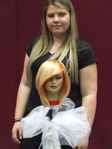 Diák az általa kérszített frizurával 5