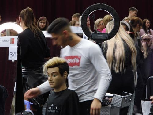 Pillanatkép a hajak készítéséről 4