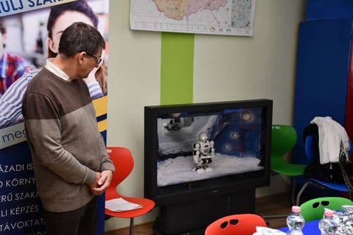 Átadták a Pollák megújult elektronikai termét