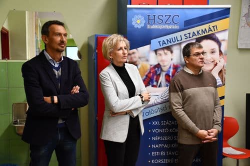 Átadták a Pollák megújult elektronikai termét