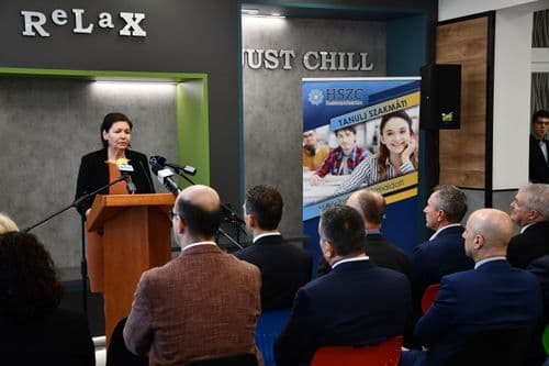 átadták a HSZC Szentesi Pollák Antal Technikum felújított közösségi terét