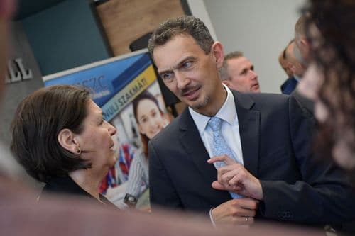 átadták a HSZC Szentesi Pollák Antal Technikum felújított közösségi terét