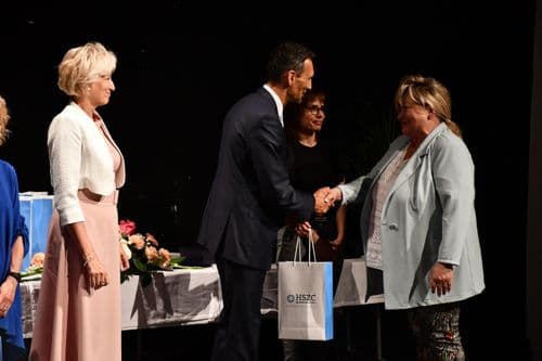 Hegedűs Zoltán átadja a Hódmezővásárhelyi SZC Kiválósági Díjait