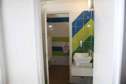 Boros férfi mosdó felújítva