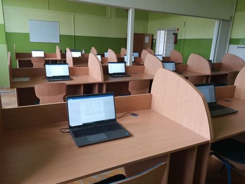 Új nyelvi labor az Eötvösben