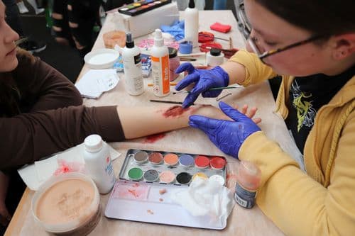 Hamis sebhely készítése