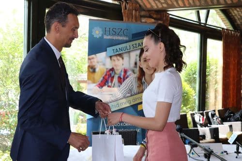 HSZC ajándékcsomagok átadása 11