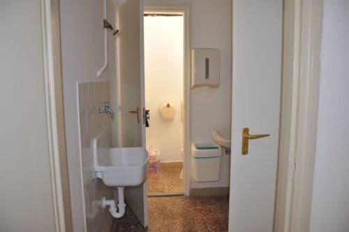 Boros tanári mosdója régen